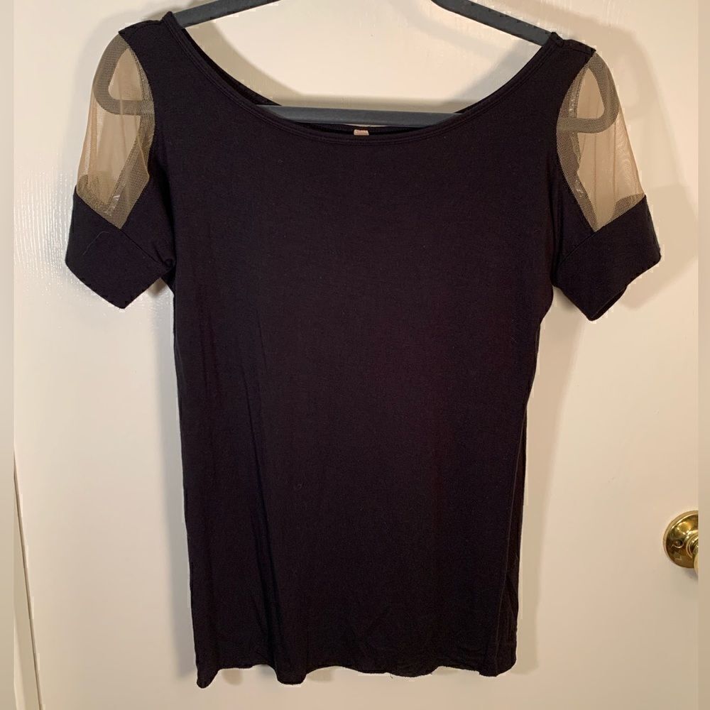 Bailey 44 EUC black/nude mesh sleeve top Size Small